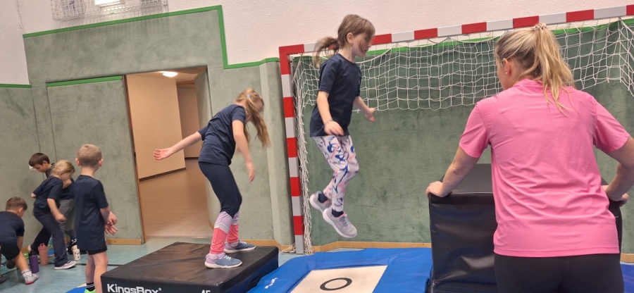 8C1C23B1-6C2F-4EFC-833C-A78569D22351